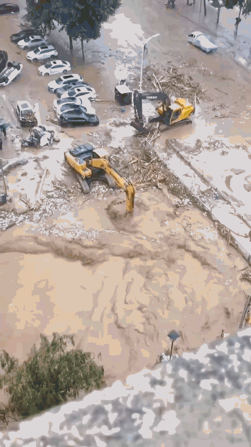 河道涨水有多严重雅安山洪30余人失联事件雅安雨季集中在几月